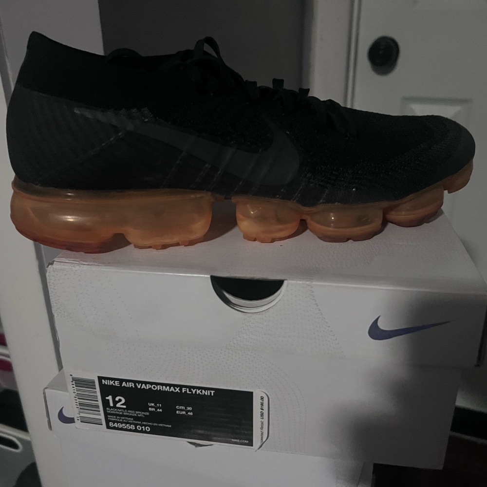 Nike Air VaporMax Flyknit Black Sneakers